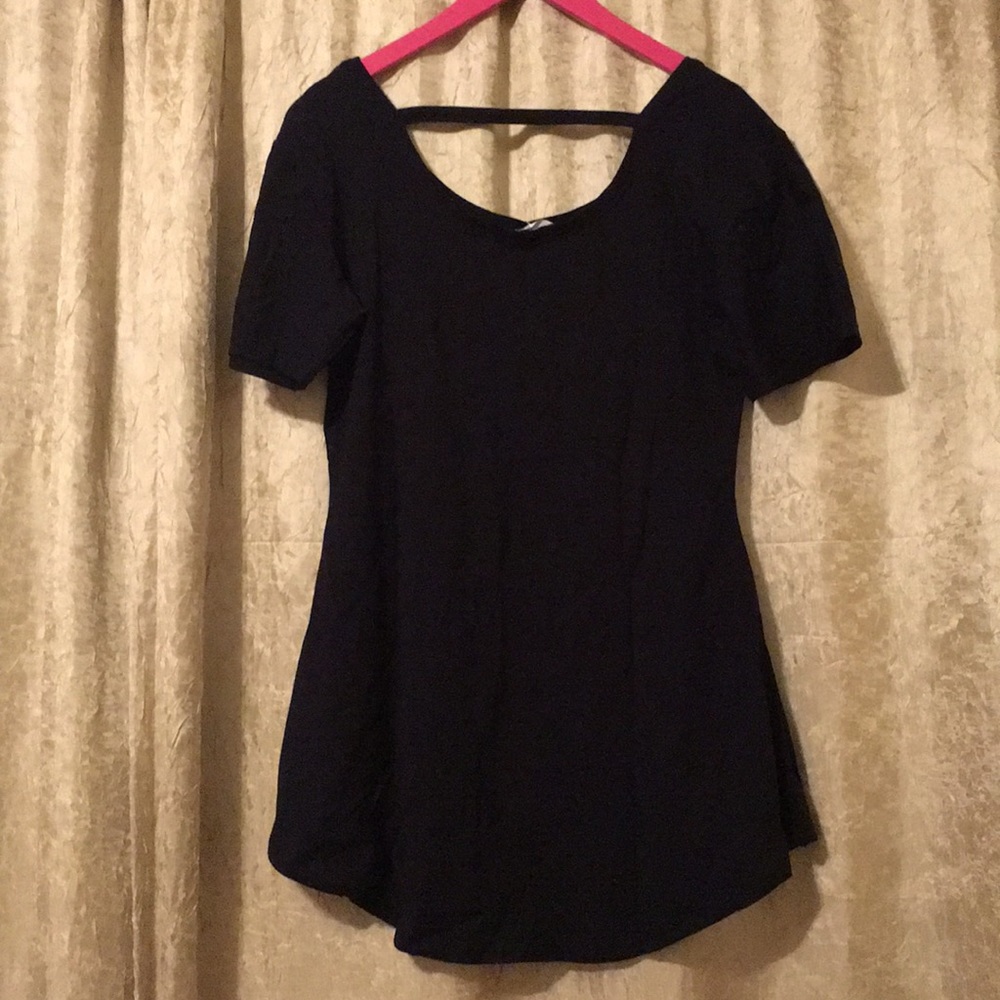Short sleeve, crew neck, tunic black